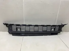 Решетка в бампер центральная Skoda Kodiaq