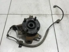 Кулак поворотный передний правый Nissan Almera 1