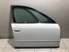 Дверь передняя правая Audi A6 C5 4B2 AFB 2.5