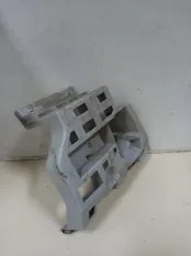 Кронштейн форсунки омывателя фары правый Skoda