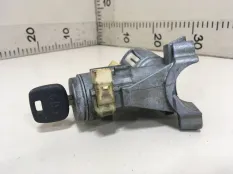 Замок зажигания Toyota Hilux V2 2010