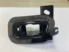 Кронштейн форсунки омывателя фары передний левый