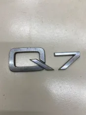 Эмблема на дверь багажника Audi Q7 4LB