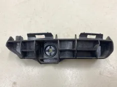 Кронштейн бампера задний правый Toyota RAV4 CA40