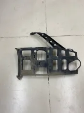 Кронштейн бампера передний правый Skoda Octavia A7