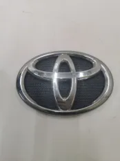 Эмблема на решетку радиатора Toyota Land Cruiser