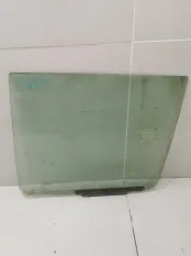 Стекло двери заднее левое Toyota RAV4 XA20