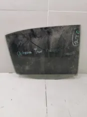 Стекло двери заднее правое Skoda Octavia A4