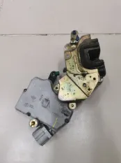 Замок двери передний правый Nissan Almera 2 N16
