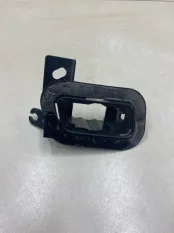 Кронштейн форсунки омывателя фары передний правый