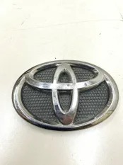 Эмблема на решетку радиатора Toyota Land Cruiser