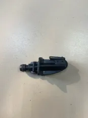 Форсунка омывателя фары правая BMW X3 Е83