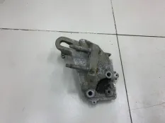 Кронштейн двигателя правый Ford Focus 2