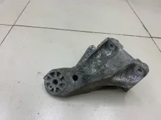 Кронштейн двигателя правый Audi Q7 4LB 3.0 TDI