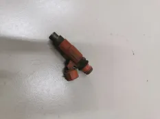 Форсунка топливная Mitsubishi Carisma DA1A 4G92