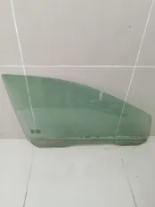 Стекло двери переднее правое Ford Focus 2 СЕДАН