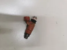 Форсунка топливная Mitsubishi Carisma DA1A 4G92