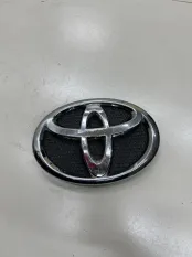 Эмблема на решетку радиатора Toyota Land Cruiser