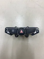 Кнопка аварийной сигнализации Hyundai Solaris 1 RB