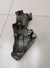 Кронштейн генератора Renault Megane 2