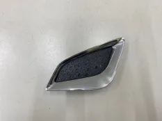 Накладка бампера передняя левая Mitsubishi