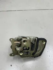 Замок двери задний правый Mitsubishi Diamante 2