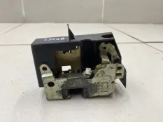Замок двери задний правый Renault Symbol 1