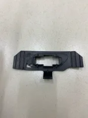 Кронштейн форсунки омывателя фары правый Lexus