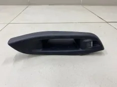 Кнопка стеклоподъемника задняя правая Ford Focus 3