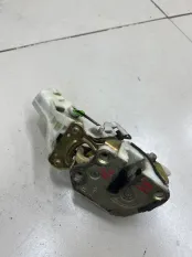 Замок двери задний правый Mitsubishi Galant 8
