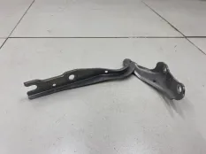 Петля капота правая Skoda Rapid 2