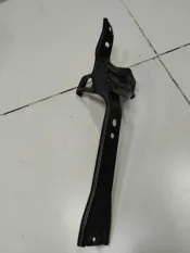 Кронштейн замка капота Toyota RAV4