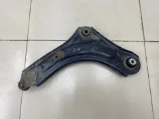 Рычаг подвески передний правый Renault Megane 3