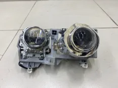 Линза фары правая Toyota Land Cruiser 200