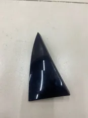 Накладка двери багажника верхняя правая Renault