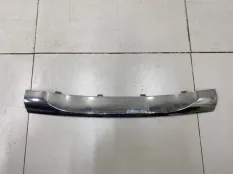 Молдинг решетки радиатора нижний Toyota Fortuner 2