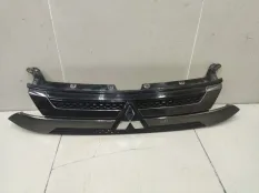 Решетка радиатора Mitsubishi Outlander 3