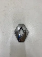 Эмблема на дверь багажника Renault Kaptur