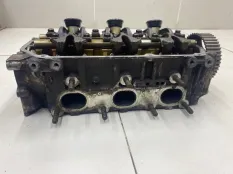 Головка блока цилиндров правая Mitsubishi Galant 8