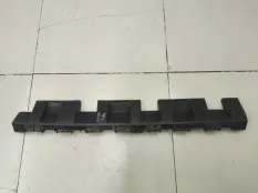 Кронштейн накладки порога правый Renault Duster 1