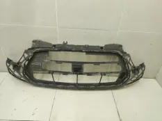 Кронштейн решетки радиатора Ford Transit 8