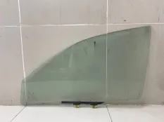 Стекло двери переднее левое Mitsubishi Lancer 9 CS
