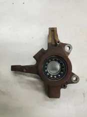 Кулак поворотный передний правый Лада Веста 2015