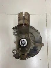 Кулак поворотный передний правый Nissan X-Trail