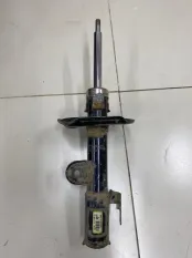 Амортизатор передний правый Toyota RAV4 CA40