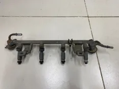 Рейка топливная (рампа) Mazda 323 BJ СЕДАН ZLDE
