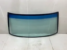 Стекло лобовое Nissan King Cab D22 2.5 TDI 2004