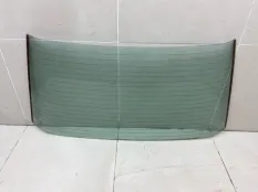 Стекло заднее Mercedes-Benz 190 W201