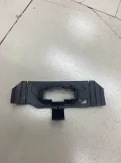 Кронштейн форсунки омывателя фары левый Lexus