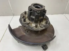 Кулак поворотный передний левый Ford Maverick 1